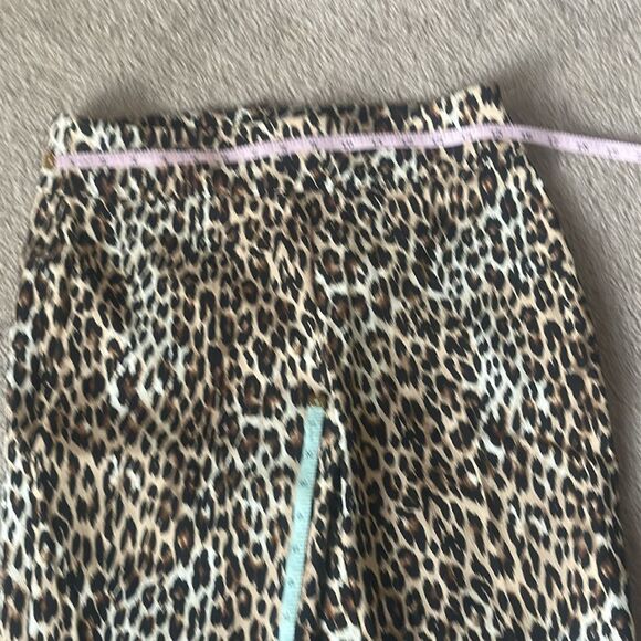 Attyre Leopard Pants! - Picture 5 of 8